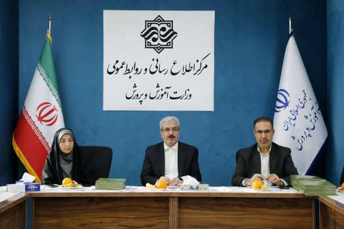 نقش زنان در پیشبرد اهداف نظام تعلیم و تربیت بی‌بدیل است