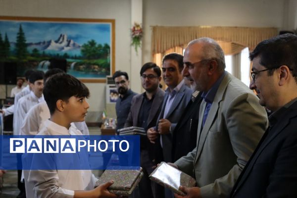تجلیل از برگزیدگان جشنواره‌های فرهنگی و هنری دانش‌آموزان مازندران