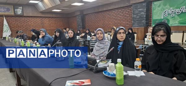 آیین رونمایی از نخستین آکادمی نوجوانان اهل قلم