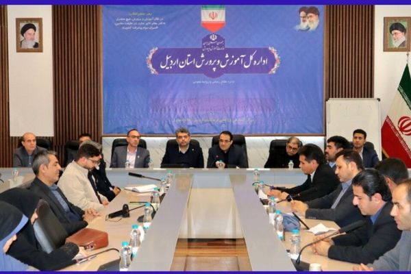 مدارس کانون اصلی تربیت نسل آینده است