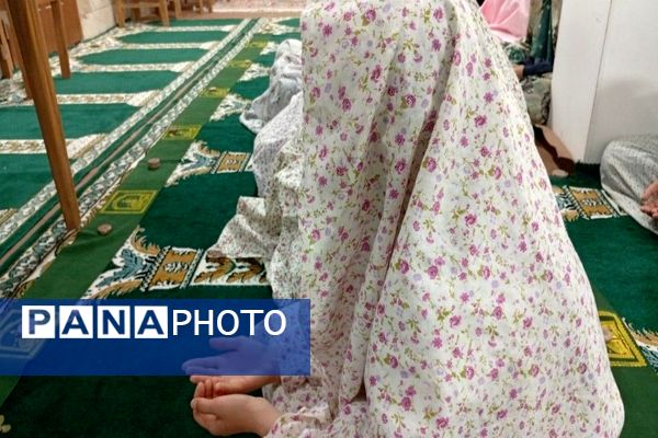 جلسه هفتگی توسل به آقا امام زمان (عج) در خوابگاه دخترانه شهید مجید دهنوی 