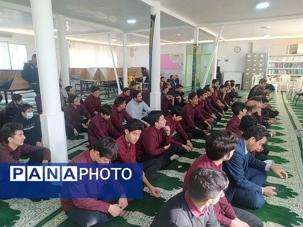 جشن ولادت حضرت فاطمه زهرا (س) در دبیرستان نمونه دولتی آیت الله خامنه ای 