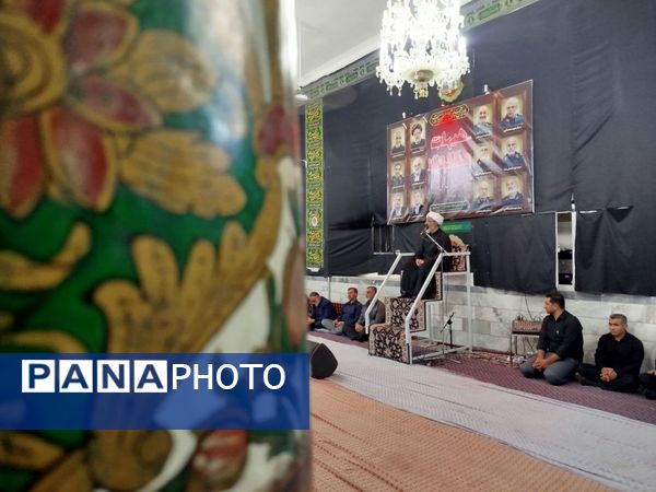 بازدید رئیس شورای شهر و امام جمعه کاشمر از حسینیه حسینی روستای قوژد