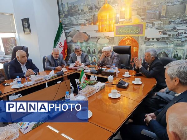 نشست هم‌اندیشی مدیران آموزشی و حوزه مدرسه‌سازی مشهد