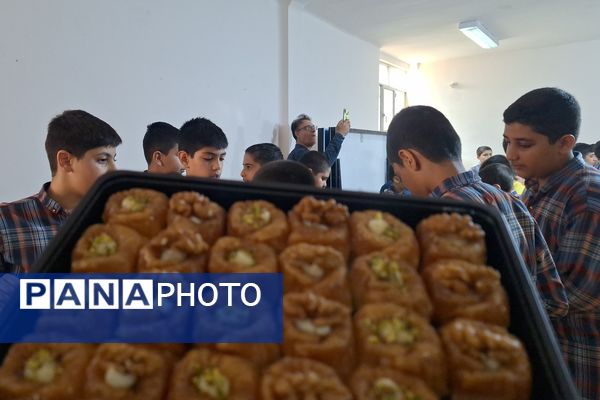 برگزاری بازارچه کسب و کار دانش‌آموزی با مهارت کسب و کار و درآمد و استقلال مالی