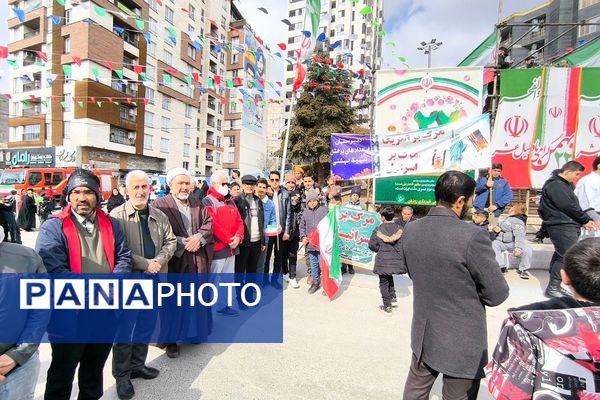 راهپیمایی پرشور ۲۲بهمن در رودهن 