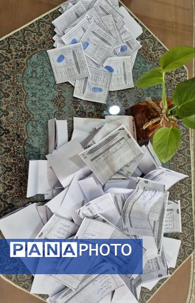 انتخابات شورای دانش‌آموزی در مدرسه سمانه شهرستان مروست 