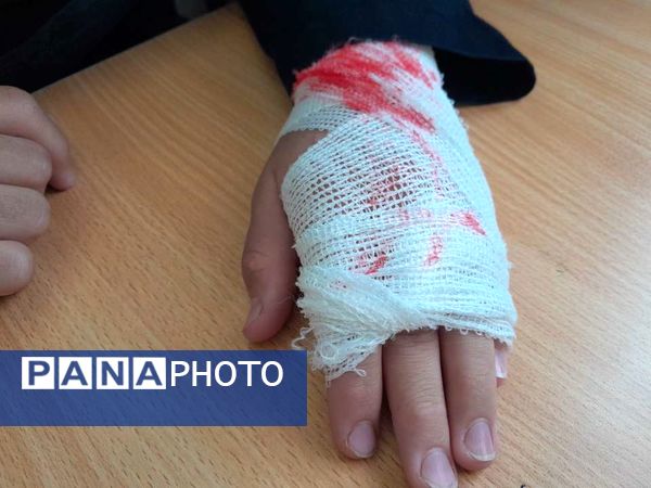 مانور زلزله در دبیرستان مادرمهربان خلیل آباد