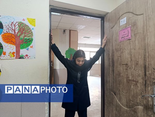 بیست‌وهفتمین مانور سراسری زلزله و ایمنی در دبیرستان میرزا جعفر سروقد