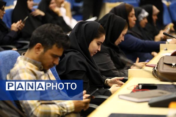 نشست خبری استاندار همدان با اصحاب رسانه