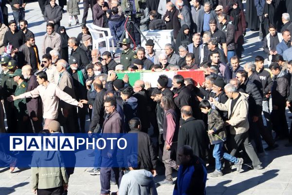 تشییع ۵ شهید گمنام در سالروز شهادت حضرت فاطمه(س) در یزد