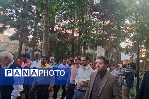 مراسم دعای عرفه درجوار شهدای گمنام پارک وحدت شهرستان آشخانه