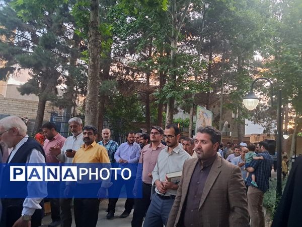 مراسم دعای عرفه درجوار شهدای گمنام پارک وحدت شهرستان آشخانه