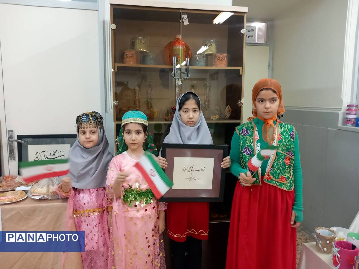 برپایی نمایشگاه هفته پژوهش در مدارس رباط‌کریم