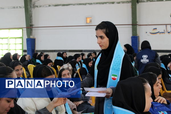 برگزاری جشن نیکوکاری در دبیرستان فاطمه الزهرا(س) آشخانه