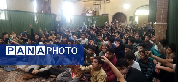 اعتکاف دانش‌آموزی در مرند با حضور حجت‌الاسلام بختیار بایرام اُف