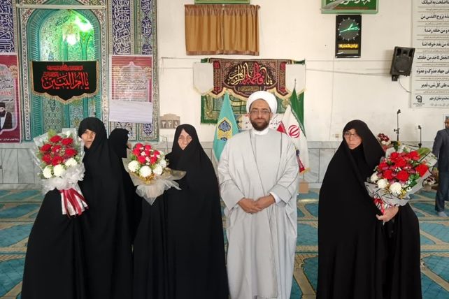 همایش تجلیل از همسران و مادران شهیدان شهر چرمهین همراه با تجلیل از دانشجویان نو ورود به دانشگاه‌های دولتی 