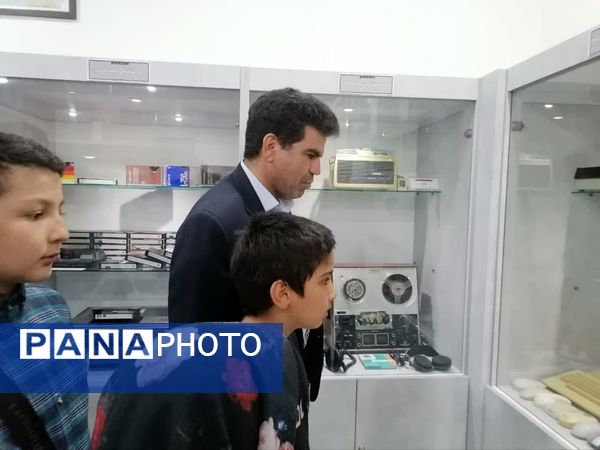 بازدید خادمیاران و خدام افتخاری رضوی از موزه فرهنگ و هنر بافق