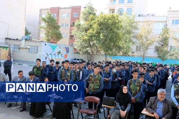 آیین بازگشایی مدارس و نواختن زنگ مهر ایثار و شهادت در ناحیه ۶ مشهد 