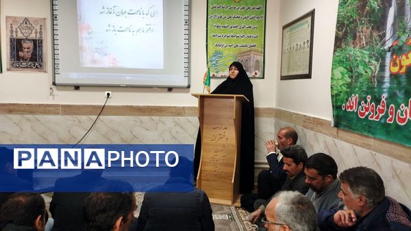 جلسه انجمن اولیان و مربیان در دبیرستان شهید محمد آسوده شهرستان خلیل آباد