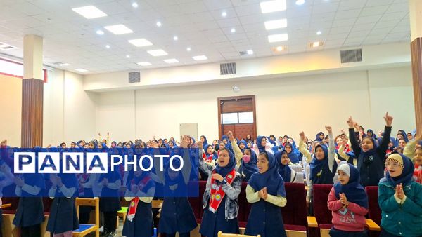 فریاد آزادی و همبستگی در دبستان آرمینه مصلی‌نژاد