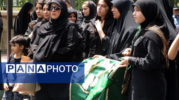 عزاداری عاشورای حسینی به رنگ خون شهیدان در کرج