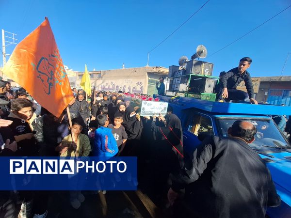 تشییع پیکر شهید گمنام به دست دانش آموزان و مردم روستای جابوز
