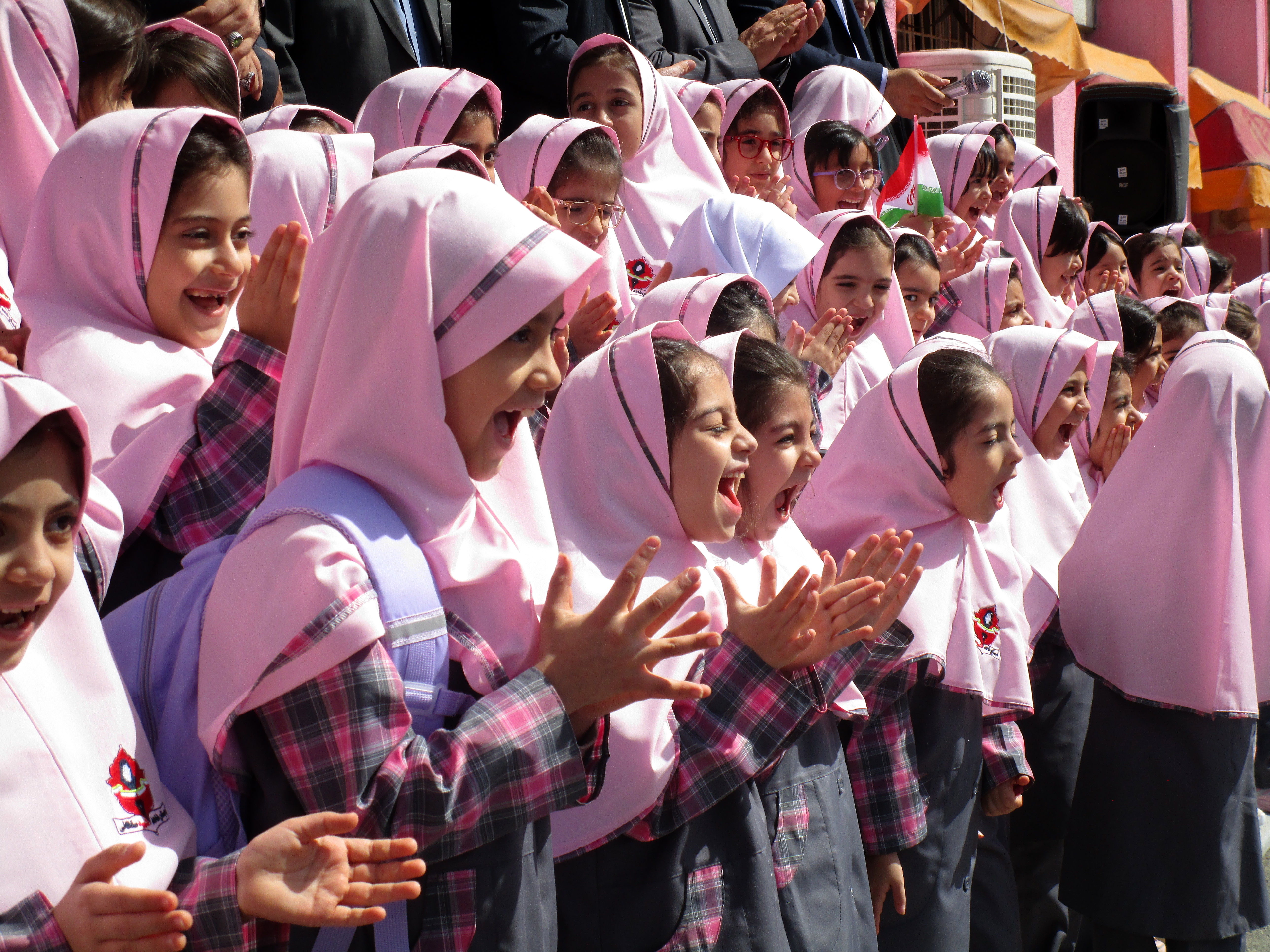 برگزاری جشن شکوفه‌ها در دبستان شاهد شهید سلطانی ناحیه یک کرج