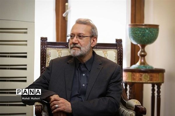 لاریجانی: مذاکرات باید بر مدار منافع ما باشد