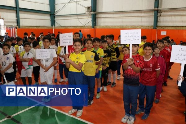 ویژه‌ برنامه گرامیداشت هفته تربیت‌بدنی در دبستان شاهد فرخی مرند