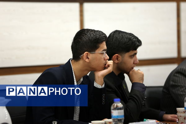 نشست اعضای کارگروه تدوین سند دوازدهمین دوره مجلس دانش‌آموزی جمهوری اسلامی ایران 