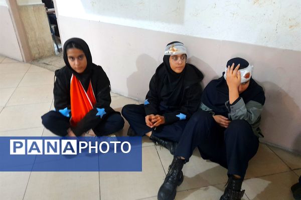 مانور زلزله در دبیرستانه دخترانه شاهد فیض ناحیه 3 شیراز