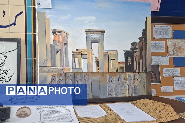 نمایشگاه دست‌سازه‌های دانش‌آموزی مدرسه نمونه دولتی ارشاد قرچک