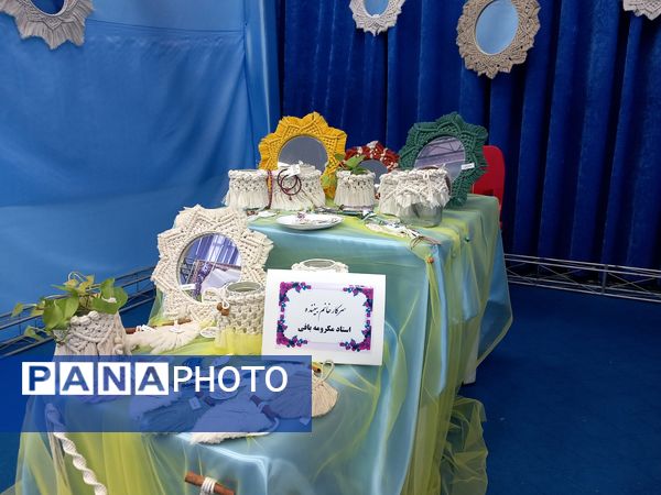 نمایشگاه دست سازه های هنری دختران آفتاب در دالقرآن سازمان فرهنگی شهرداری اسلامشهر