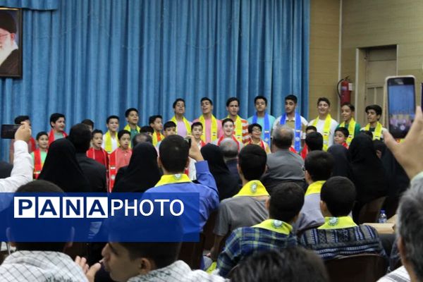 دیدار تشکل‌های دانش‌آموزی یزد با نماینده ولی‌فقیه در یزد