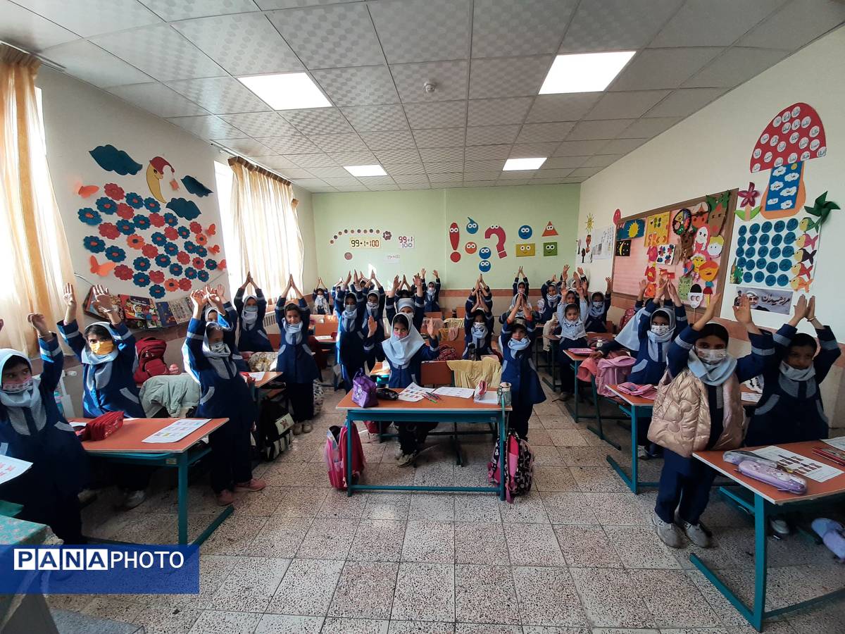 مراسم صبحگاه  دبستان زنده یاد امینی پور 