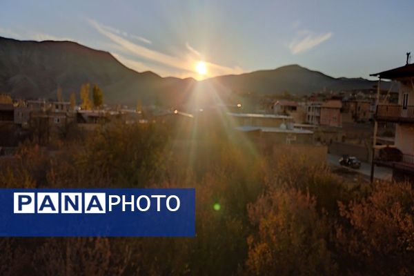 تصاویر زیبا از پاییز رنگارنگ در شهر دار السادات بار نیشابور 