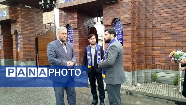 غباروبی از مزار شهدای فرهنگی به‌مناسبت هفته گرامیداشت معلم