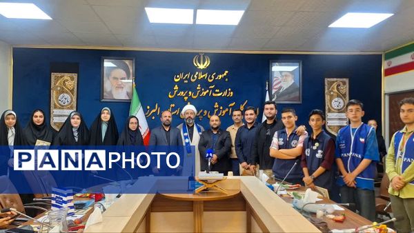 نشست دانش‌آموز خبرنگاران پانا استان البرز با مدیرکل آموزش‌وپرورش به مناسبت روز خبرنگار