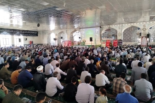 نماز جمعه شهرستان کاشمر با حضور پر رنگ مردم برگزار شد 