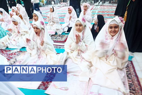 برگزاری جشن ۱۰۰۰ دانش‌آموز دختر روزه اولی در شیراز