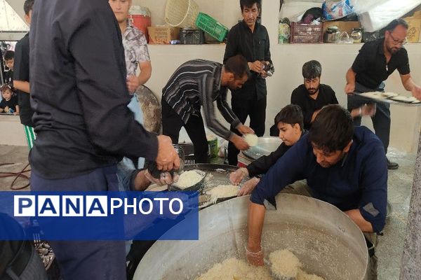 مراسم عزاداری و زنجیرزنی هیئات مذهبی شهر بار در روز تاسوعا حسینی 