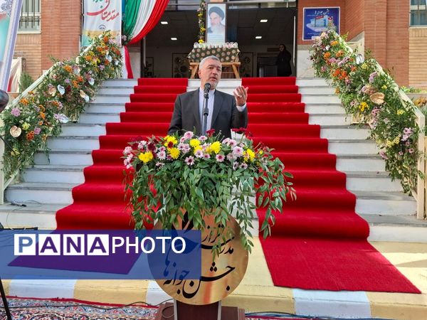 جشن جوانه‌ها ویژه دانش آموزان پایه هفتم در مدرسه حسن‌زاده اصفهانی ناحیه دو