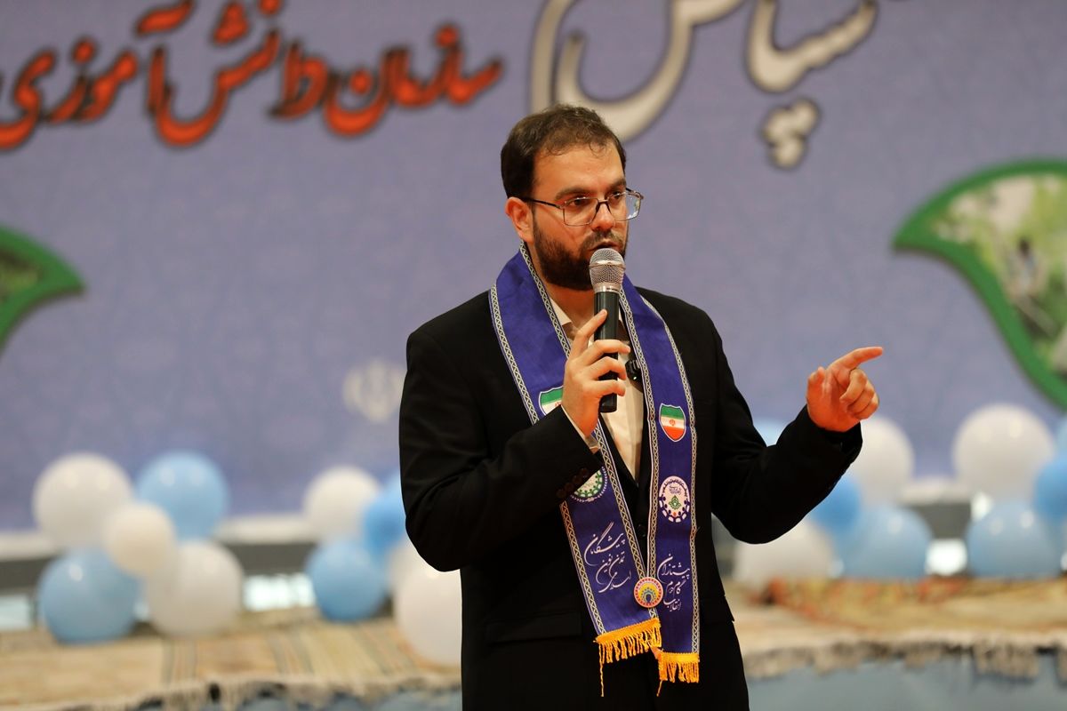 رسالت اصلی یک پیشتاز خواندن، دانستن، فهمیدن و فهماندن است