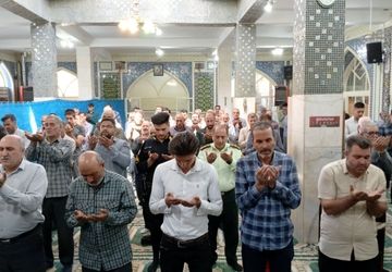  نماز جمعه شهرستان بن همراه با میز خدمت اداره آموزش و پرورش 