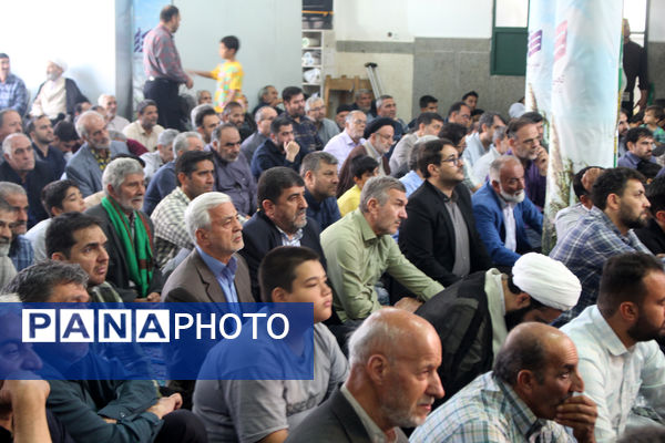 حضور نوجوانان در سی و پنجمین یادواره شهدای روستای فردوی قم