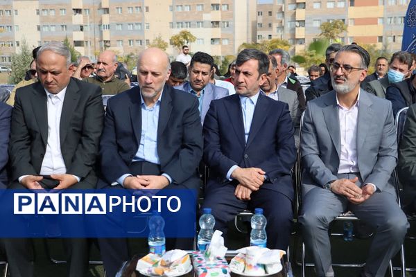 تداوم نهضت مدرسه‌سازی در کهریزک، خشت‌گذاری مدرسه ۱۵ کلاسه در مسکن مهر