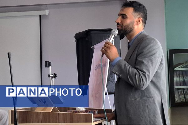  جشن پدر و دختری در دبستان مالک اشتر ملارد در دهه کرامت پیوند مهر را طنین انداز کرد 