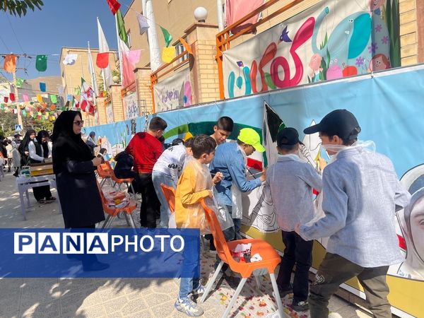 رنگ‌آمیزی دیوارنگاره‌ از ظهور تا مقاومت توسط کودکان و نوجوانان استان چهارمحال و بختیاری