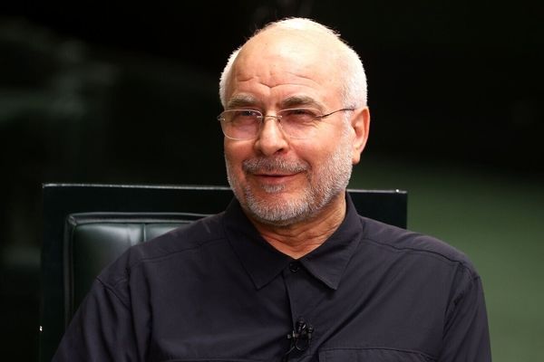 قالیباف بازوان پرتوان قهرمانان وزنه برداری بذر امید به آینده را در دل مردم نشاند